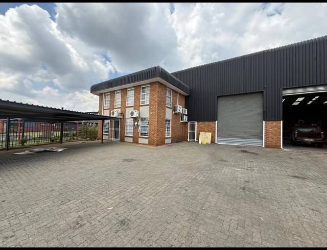 500M² WAREHOUSE TO LET IN SPARTAN